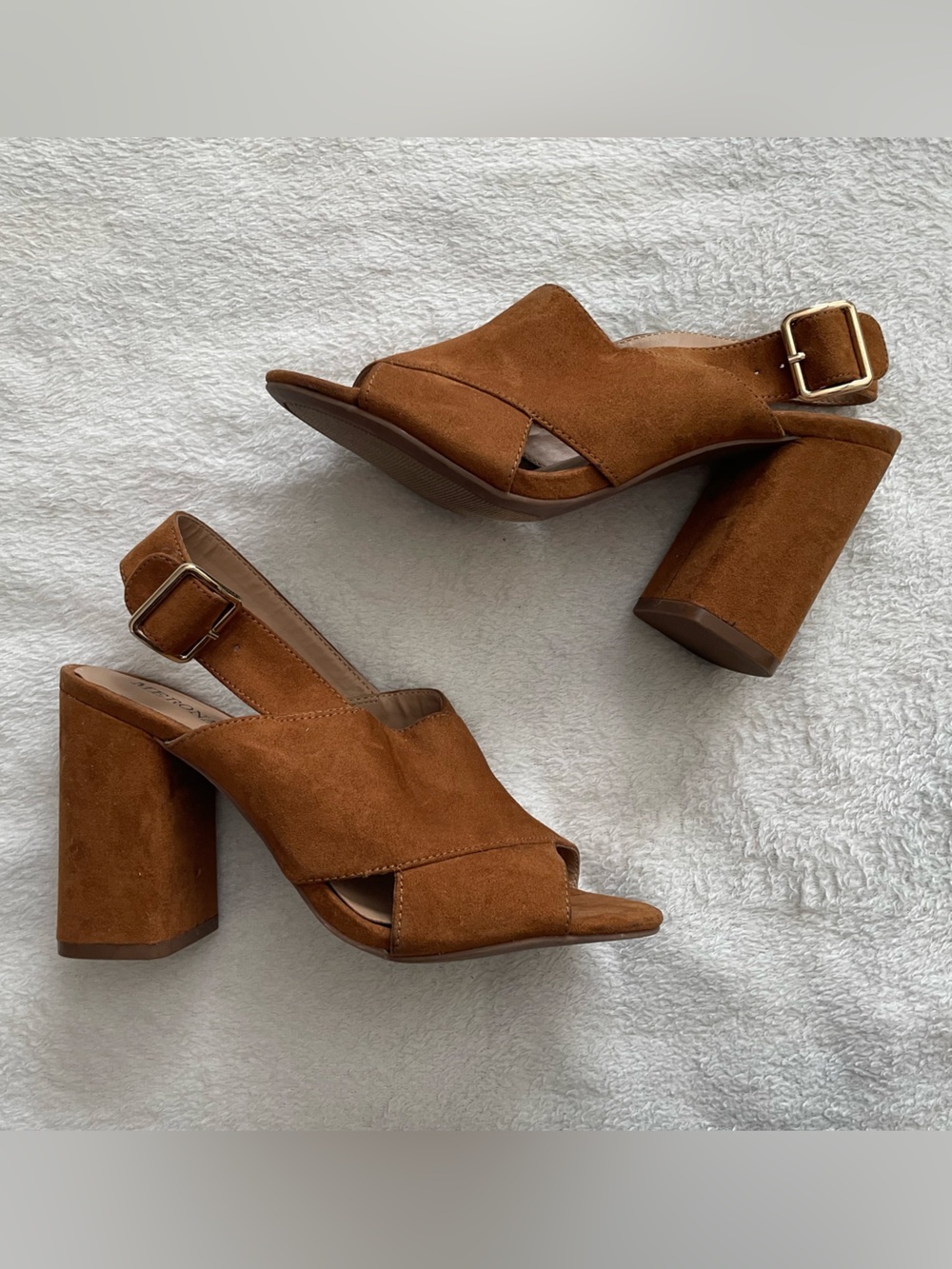 Merona Women’s size 7 Suede Slingback Block Heel Sandals - Brown 4 inch heel